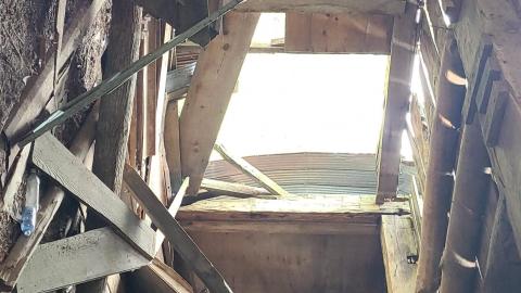Abandoned Horse Barn July 2021 - Snapchat-1870085879.jpg