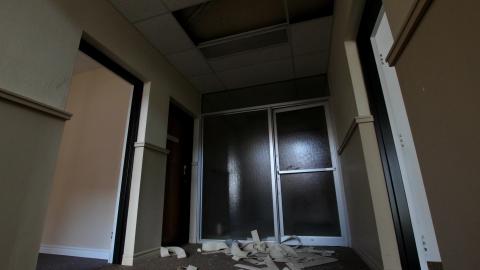 Less Windows Than I Recall....Oh Well.... - IMG_4015.JPG