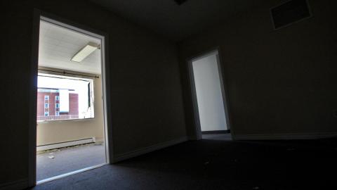 Less Windows Than I Recall....Oh Well.... - IMG_4017.JPG