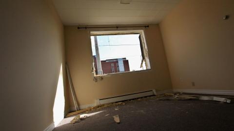 Less Windows Than I Recall....Oh Well.... - IMG_4018.JPG