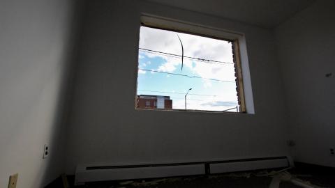 Less Windows Than I Recall....Oh Well.... - IMG_4023.JPG