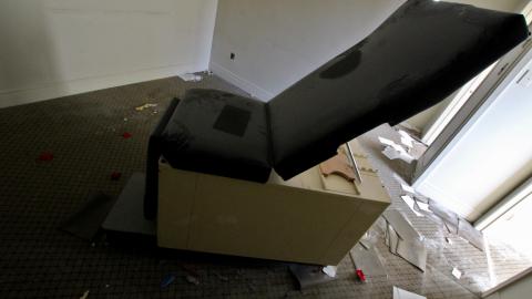 Less Windows Than I Recall....Oh Well.... - IMG_4026.JPG