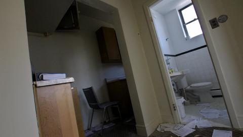 Less Windows Than I Recall....Oh Well.... - IMG_4028.JPG