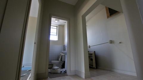 Less Windows Than I Recall....Oh Well.... - IMG_4047.JPG