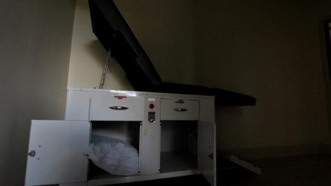 Less Windows Than I Recall....Oh Well.... - IMG_4054.JPG