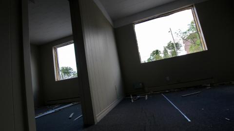 Less Windows Than I Recall....Oh Well.... - IMG_4057.JPG