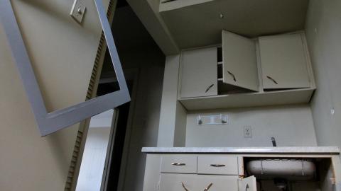 Less Windows Than I Recall....Oh Well.... - IMG_4061.JPG