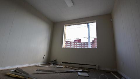 Less Windows Than I Recall....Oh Well.... - IMG_4063.JPG