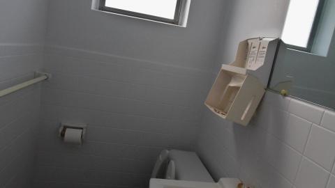 Less Windows Than I Recall....Oh Well.... - IMG_4067.JPG