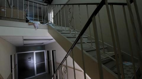 Less Windows Than I Recall....Oh Well.... - IMG_4071.JPG