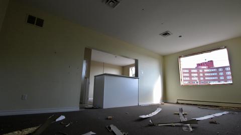 Less Windows Than I Recall....Oh Well.... - IMG_4076.JPG