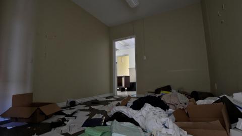 Less Windows Than I Recall....Oh Well.... - IMG_4084.JPG