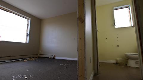 Less Windows Than I Recall....Oh Well.... - IMG_4093.JPG