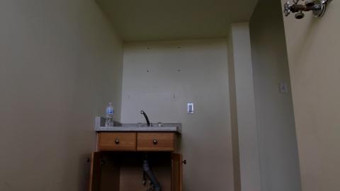 Less Windows Than I Recall....Oh Well.... - IMG_4094.JPG