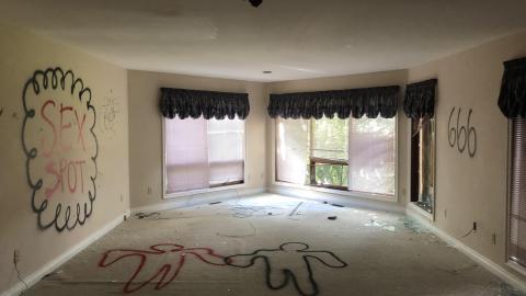 She’s trashed - A0D7E57A-31B7-44C9-97DC-939CC46C89C8.jpeg