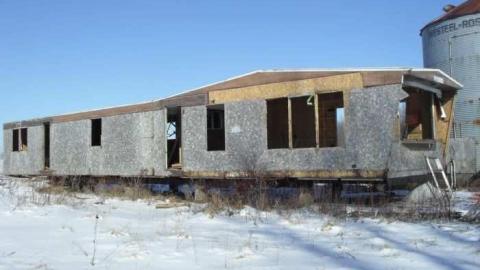 no need 4 feed - Trailer-Trashed6.jpg