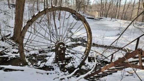 Jan. 2012 - Abandoned-Water-Wheel11.jpg