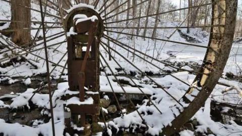Jan. 2012 - Abandoned-Water-Wheel12.jpg