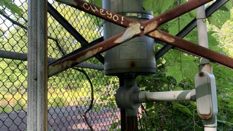 Cumis Abandoned Tennis Court photo 4