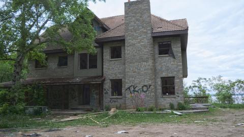 Graffiti Mansion - May 2015 - 2.JPG