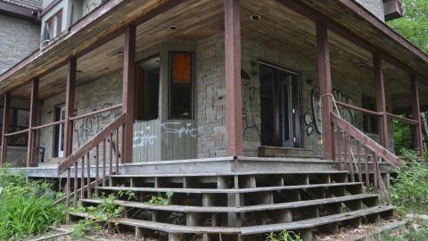 Graffiti Mansion - May 2015 - 4.JPG