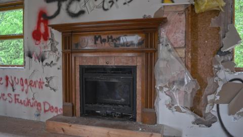 Graffiti Mansion - May 2015 - 8.JPG