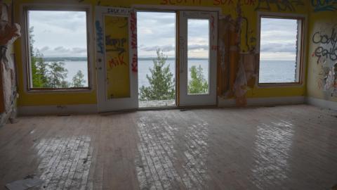 Graffiti Mansion - May 2015 - 9.JPG