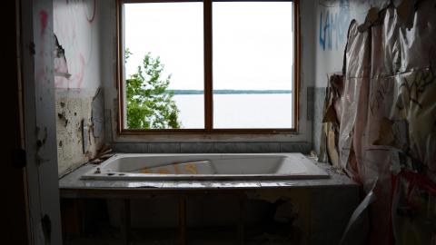 Graffiti Mansion - May 2015 - 13.JPG