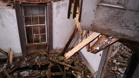 Falling Down - December 2014 - 7.jpg