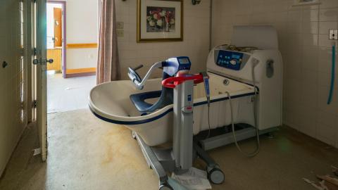 DSLR Pics - abandoned ontario nursing home (10 of 56).jpg