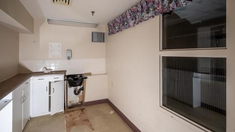 DSLR Pics - abandoned ontario nursing home (20 of 56).jpg