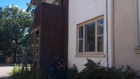 Dragon sized holes in walls - 20210815_161508.jpg