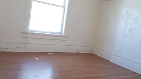 Dragon sized holes in walls - 20210815_145107.jpg