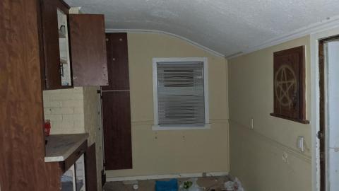 Dilapidated Duo - Toronto, Ontario