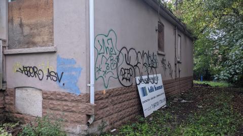 Writing on the walls - PXL_20211004_152134527.jpg