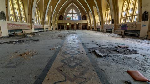 Summer 2021 - Condemned Abandoned Deserted Catholic Church (14 of 39).jpg