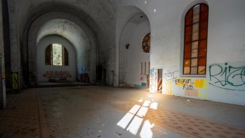 March 2021 - abandoned church joliette quebec (12 of 30).jpg