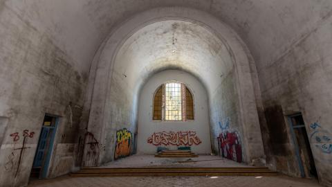 March 2021 - abandoned church joliette quebec (15 of 30).jpg