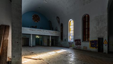 March 2021 - abandoned church joliette quebec (22 of 30).jpg