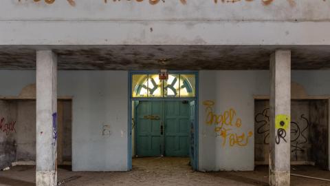 March 2021 - abandoned church joliette quebec (28 of 30).jpg