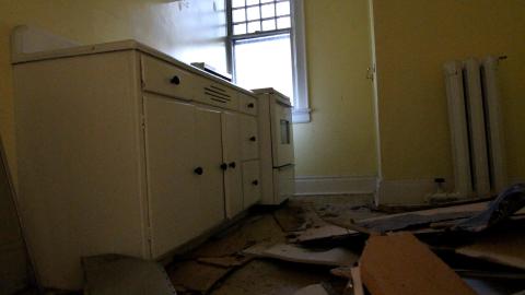 Ye Olde Apartments (+ Exteriors) - IMG_8548.JPG