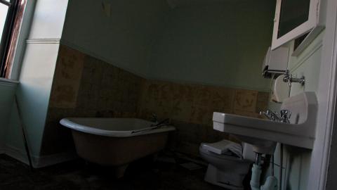 Ye Olde Apartments (+ Exteriors) - IMG_8560.JPG