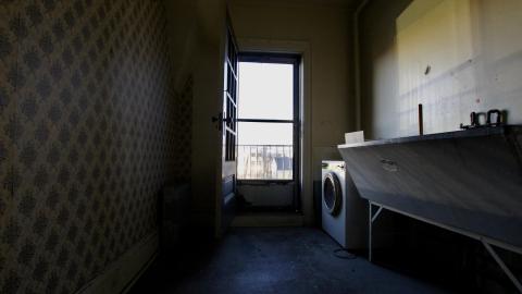 Ye Olde Apartments (+ Exteriors) - IMG_8574.JPG