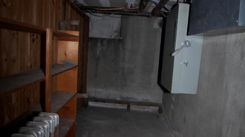 Ye Olde Apartments (+ Exteriors) - IMG_8601.JPG