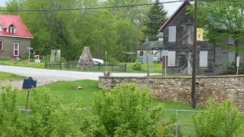 Lyndhurst bridge - Lyndhurst--Pioneer-Cemetery9.jpg