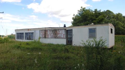 Longwoods Road Farm Market - Indoor Yard Sale - Chatham-Kent, Ontario