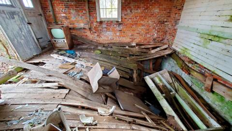 Sinkhole House - 20211120_111336.jpg