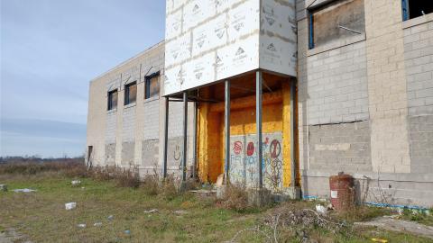 Photo from big and empty (except for an occupant)