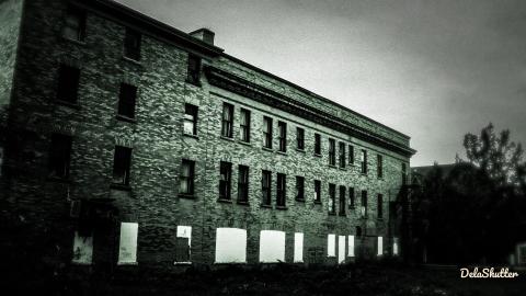 niagara falls apart - Add Watermark_2021_11_06_11_00_21 (2).jpg