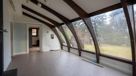 Winter 2021 - abandoned million dollar tudor house and salon (3 of 16).jpg